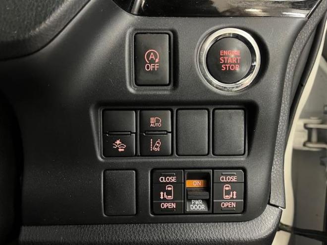 ヴォクシー本州仕入　ワンオーナー　アルパインリアモニター　ストラーダナビ　フルセグ地デジ　ＤＶＤ再生　Ｂｌｕｅｔｏｏｔｈオーディオ　バックカメラ　純正エンジンスターター　純正ＬＥＤヘッドライト　純正ＥＴＣ 4WD 2000 5Dr