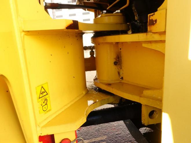 ホイールローダヤンマー V4-7  バケット容量0.5m3