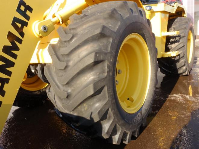 ホイールローダヤンマー V4-7  バケット容量0.5m3