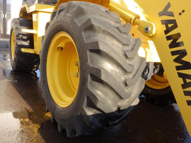ホイールローダヤンマー V4-7  バケット容量0.5m3