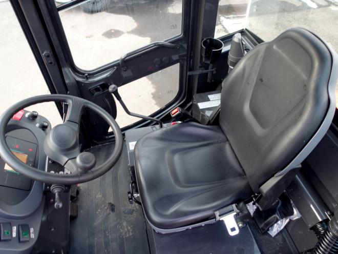 ホイールローダ日立 ZW50-5B  バケット容量0.6m3