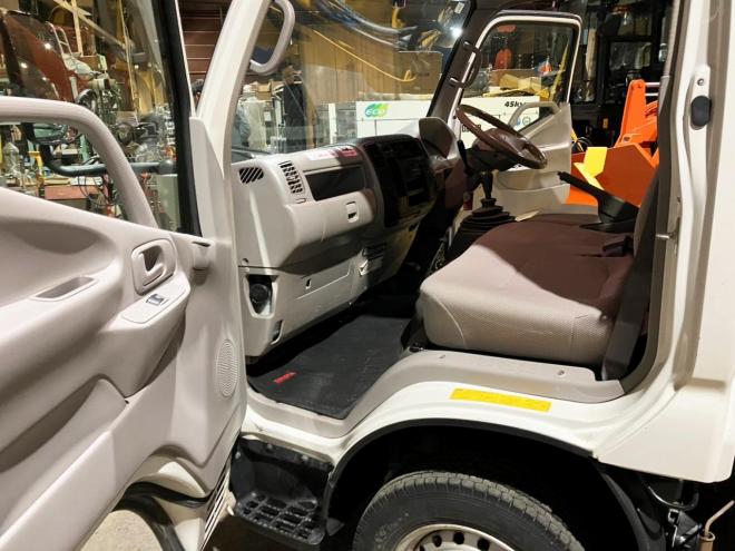 ダイナ中古　4WD　平ボディ