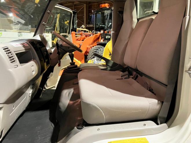 ダイナ中古　4WD　平ボディ