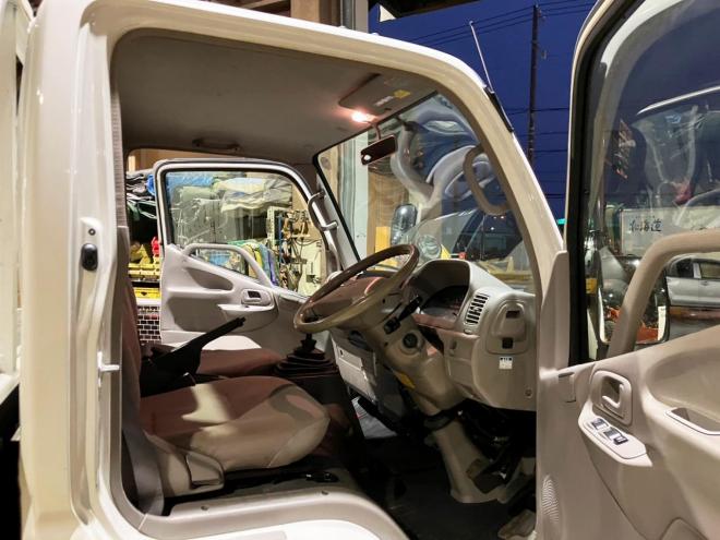 ダイナ中古　4WD　平ボディ