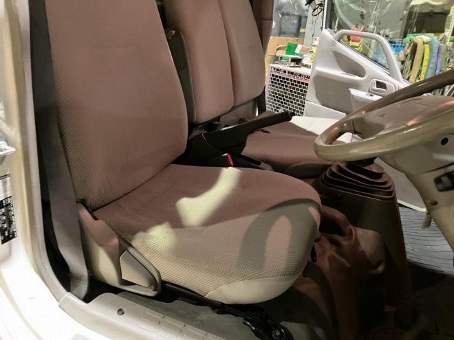 ダイナ中古　4WD　平ボディ