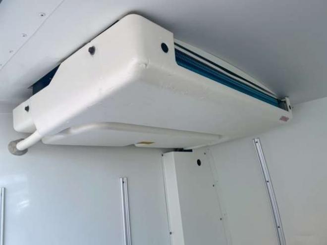 ハイエースバン2.8 中温冷凍バン ロング ディーゼルターボ 4WD　 2800