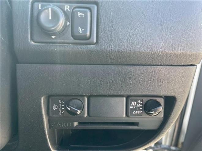 キャラバン3.0 DX ロングボディ ディーゼルターボ 4WD　冷蔵冷凍4WD 3000