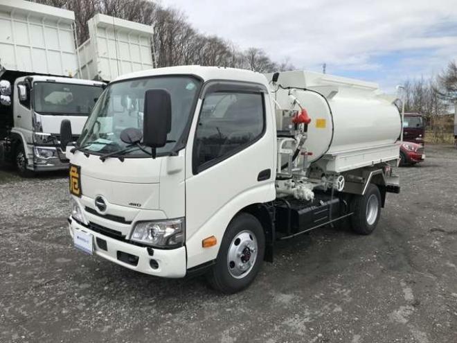 デュトロタンクローリー　2DG-XZU685 新明和工業　 4WD 4000