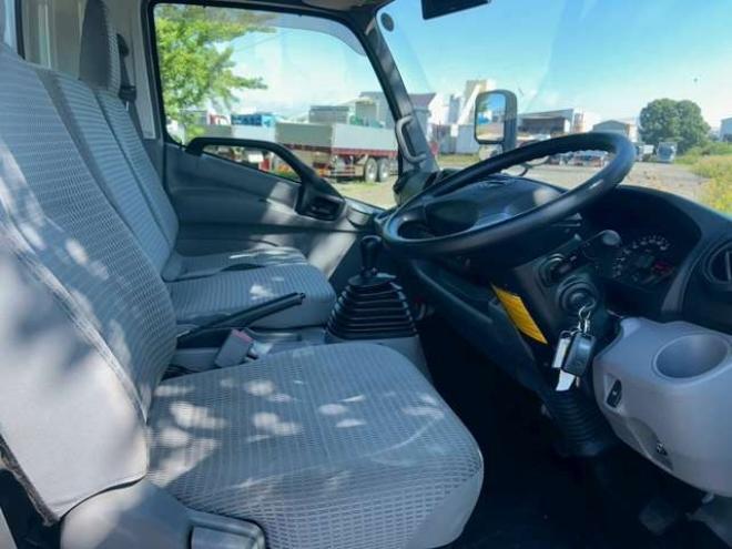 デュトロウイング　TKG-XZU720M 日本トレクス　 2WD 4000