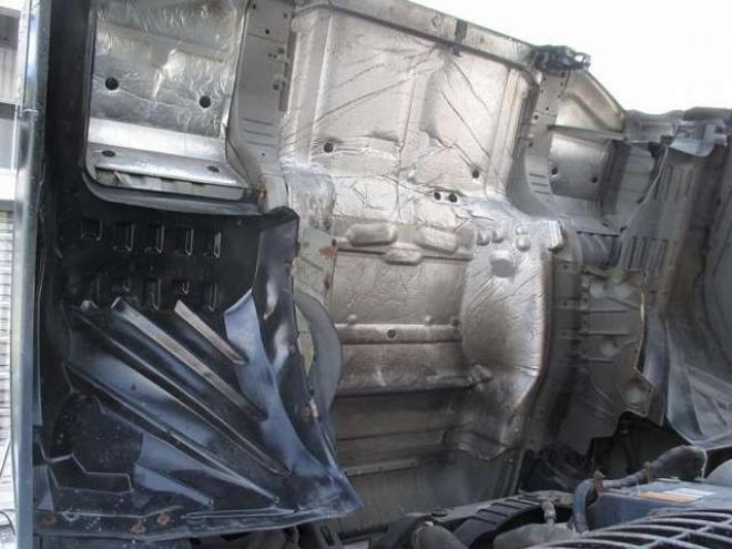 クオンチップ運搬車　ADG-CD4ZA　クオン　 2WD 13070