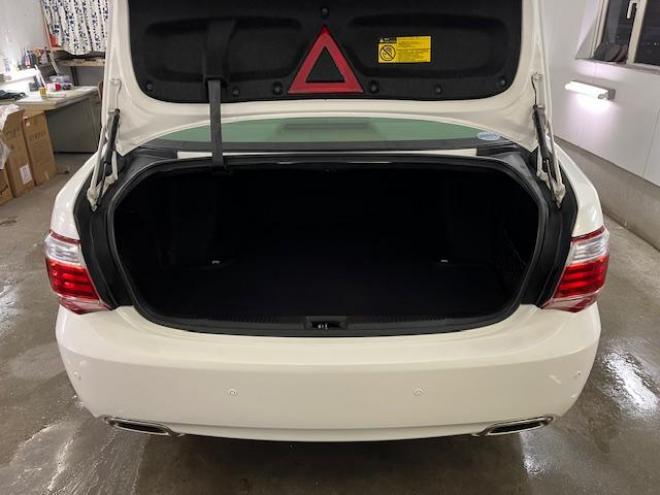 クラウン本州仕入　後期型　Ｂｌｕｅｔｏｏｔｈ　純正ＨＤＤナビ　フルセグ地デジ　ＤＶＤ再生　ミュージックサーバー　バック＆サイドカメラ　クルーズコントロール　両席パワーシート　前後コーナーセンサー　純正ＥＴＣ 4WD 2500 4Dr