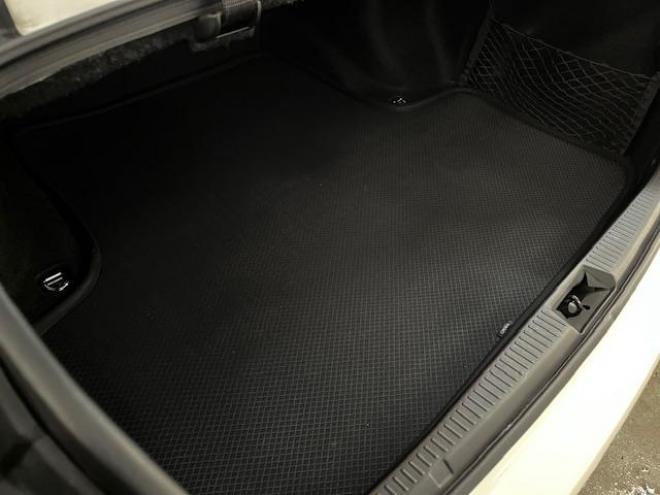 クラウン本州仕入　後期型　Ｂｌｕｅｔｏｏｔｈ　純正ＨＤＤナビ　フルセグ地デジ　ＤＶＤ再生　ミュージックサーバー　バック＆サイドカメラ　クルーズコントロール　両席パワーシート　前後コーナーセンサー　純正ＥＴＣ 4WD 2500 4Dr