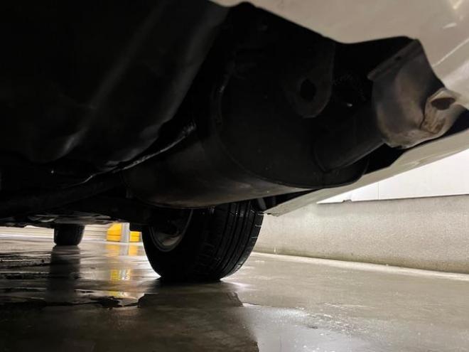 クラウン本州仕入　後期型　Ｂｌｕｅｔｏｏｔｈ　純正ＨＤＤナビ　フルセグ地デジ　ＤＶＤ再生　ミュージックサーバー　バック＆サイドカメラ　クルーズコントロール　両席パワーシート　前後コーナーセンサー　純正ＥＴＣ 4WD 2500 4Dr