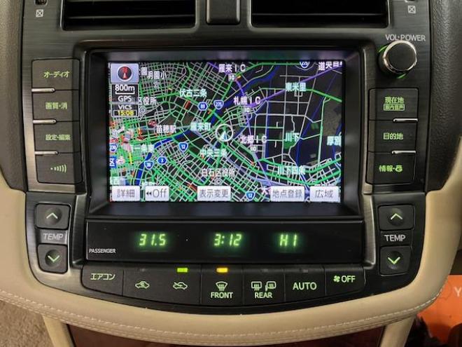 クラウン本州仕入　後期型　Ｂｌｕｅｔｏｏｔｈ　純正ＨＤＤナビ　フルセグ地デジ　ＤＶＤ再生　ミュージックサーバー　バック＆サイドカメラ　クルーズコントロール　両席パワーシート　前後コーナーセンサー　純正ＥＴＣ 4WD 2500 4Dr