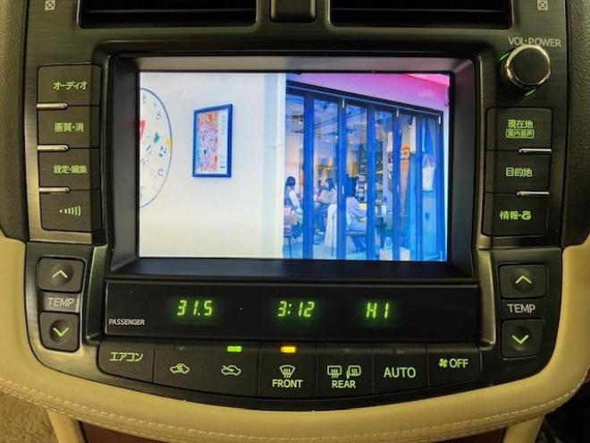 クラウン本州仕入　後期型　Ｂｌｕｅｔｏｏｔｈ　純正ＨＤＤナビ　フルセグ地デジ　ＤＶＤ再生　ミュージックサーバー　バック＆サイドカメラ　クルーズコントロール　両席パワーシート　前後コーナーセンサー　純正ＥＴＣ 4WD 2500 4Dr