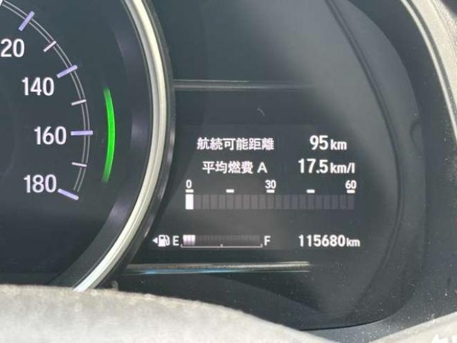 フィット1.5 ハイブリッド F 4WD　純正ナビ　バックカメラ　ETC　パワステ　パワーウィンドウ　ABS　キーレスエントリー 1500