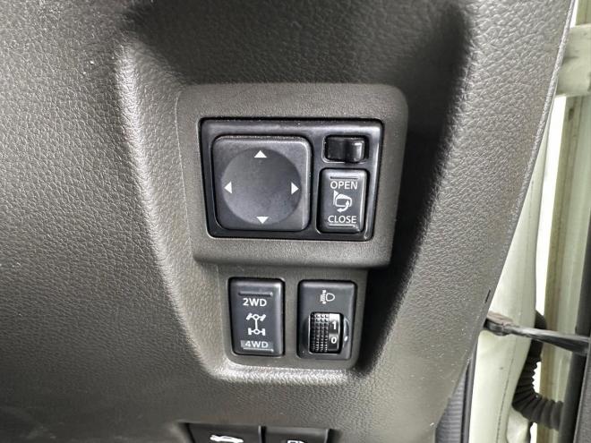 キューブ 4WD 1500 5Dr