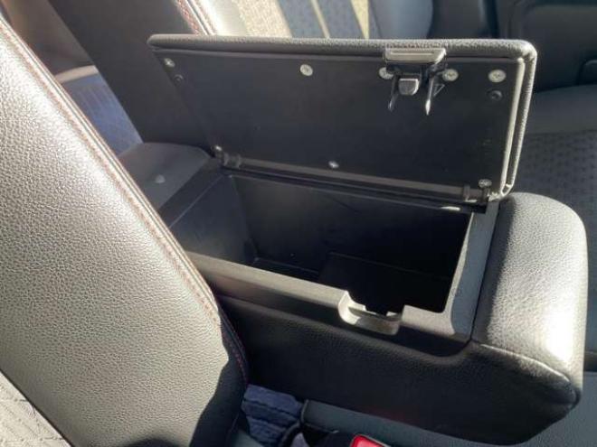 スペーシアカスタム ハイブリッド XSターボ 4WD　1年走行距離無制限保証/Bluetooth/ナビ・フルセグTV/全方位カメラ/両側パワースライドドア/エンジンスターター/ETC/コーナーセンサー/シートヒーター/ミラーヒーター/夏冬タイヤ付き/ワンオーナー/修復歴無し 660