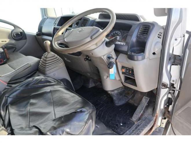 アトラス3.0 ダブルキャブ フルスーパーロー ディーゼルターボ 4WD　検1年　キーレス　MT 3000