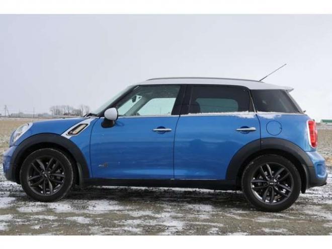 ミニクロスオーバー クーパーS オール4　検R8/8　4WD　レザーシート　純正アルミ　自社　ローンカノウ 正規輸入車 1600