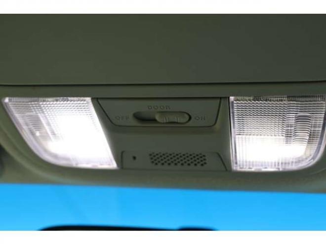 ステップワゴン2.0 スパーダ Z クールスピリット 4WD　検2年　両側電動スライドドア　バックモニター　パドルシフト　ETC　 自社　ローンカノウ 2000