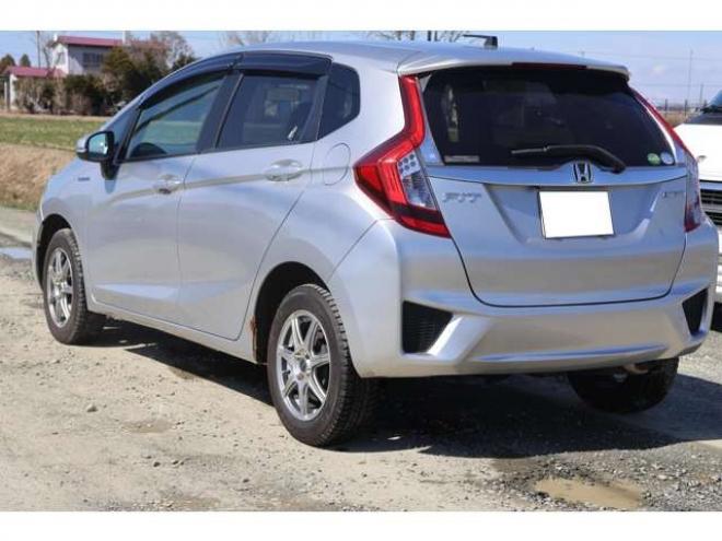 フィット1.5 ハイブリッド Fパッケージ 4WD　検2年　自社　ローンカノウ　EGスターター 1500