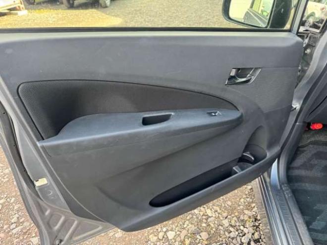 ステラカスタムRS 4WD　ナビ　TV　Bluetooth　HID 660