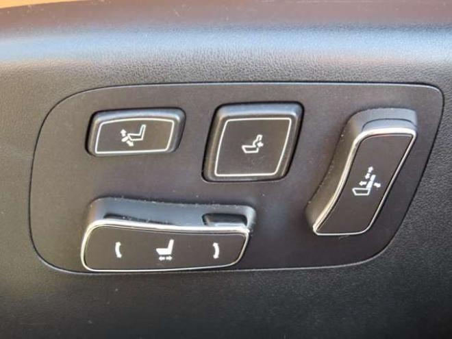 レクサスLS 460 バージョンC Iパッケージ　エンジンスターター・ETC・ステアリングヒーター・シートヒーター・革シート・クルーズコントロール 2WD 4600