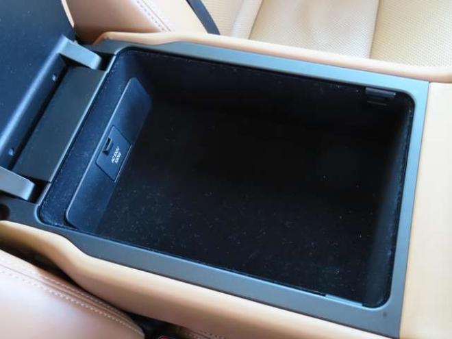 レクサスLS 460 バージョンC Iパッケージ　エンジンスターター・ETC・ステアリングヒーター・シートヒーター・革シート・クルーズコントロール 2WD 4600