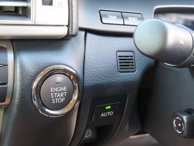 レクサスLS 460 バージョンC Iパッケージ　エンジンスターター・ETC・ステアリングヒーター・シートヒーター・革シート・クルーズコントロール 2WD 4600