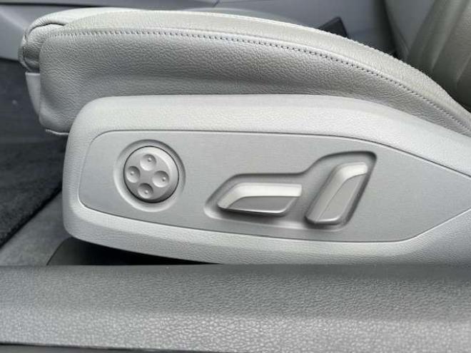 アウディA5 2.0 TFSI クワトロ スポーツ 4WD　ガラスルーフ・グレーレザー・バーチャルコックピット・純正ナビ・地デジ・純正19AW・マトリクスヘッドライト・法定12ヵ月点検整備付 正規輸入車 2000