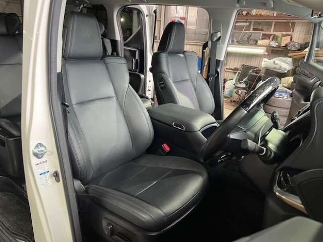 アルファードハイブリッド 2.5 SR Cパッケージ E-Four 4WD　3眼LED・純正ナビ・リアモニター・パワーバックドア・夏冬タイヤ付・1500W給電・ベンチレーターシート・パワーシート・アダプティブクルーズコントロール・ステアリングヒーター・検令和9年6月・本州仕入車両 2500