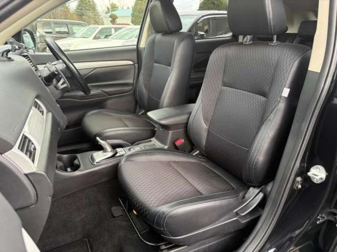 アウトランダーPHEV2.0 G ナビパッケージ 4WD　 2000