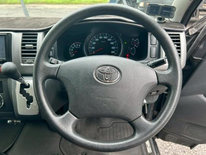 ハイエースバン　スーパーＧＬ　ＥＴＣ　バックカメラ　ナビ　両側スライドドア　ＡＴ　アルミホイール　エアコン　パワーウィンドウ　運転席エアバッグ 4WD 3000(D) 5Dr