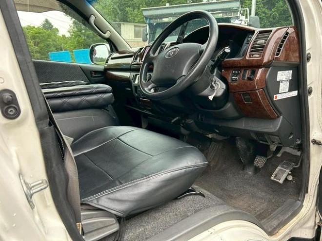 ハイエースバン　４ＷＤ　バックカメラ　ナビ　両側スライドドア　パワーウィンドウ　運転席エアバッグ 4WD 3000(D) 5Dr
