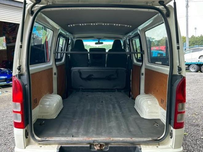ハイエースバン　４ＷＤ　ＥＴＣ　ナビ　両側スライドドア　ＡＴ　ミュージックプレイヤー接続可　エアコン　運転席エアバッグ 4WD 3000(D) 5Dr