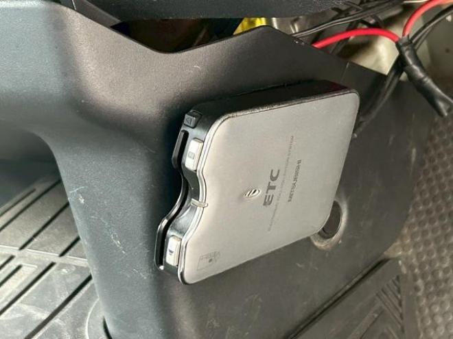 ハイエースバン　４ＷＤ　ＥＴＣ　ナビ　両側スライドドア　ＡＴ　ミュージックプレイヤー接続可　エアコン　運転席エアバッグ 4WD 3000(D) 5Dr