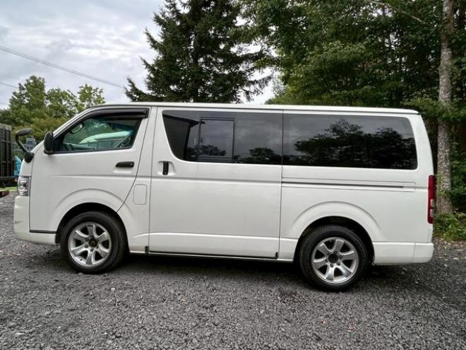 ハイエースバン　４ＷＤ　ＥＴＣ　ナビ　両側スライドドア　ＡＴ　ミュージックプレイヤー接続可　エアコン　運転席エアバッグ 4WD 3000(D) 5Dr
