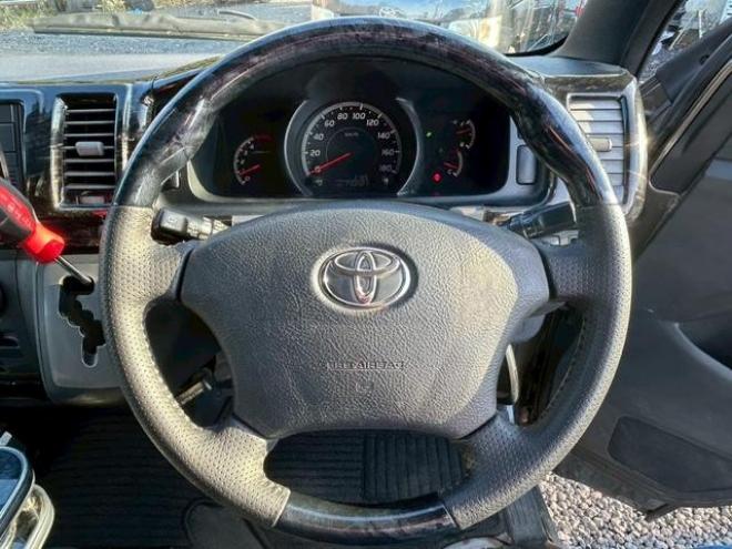 ハイエースバン　４ＷＤ　ＥＴＣ　バックカメラ　ナビ　両側スライドドア　ＡＴ　Ｂｌｕｅｔｏｏｔｈ　エアコン　パワーウィンドウ　運転席エアバッグ 4WD 2500(D) 5Dr