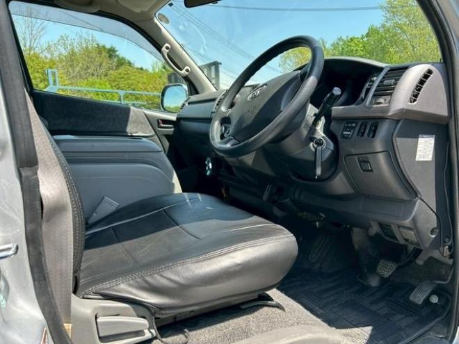 ハイエースバンスーパーＧＬ　４ＷＤ　ナビ　両側スライドドア　電動格納ミラー　ＡＴ　エアコン　パワーウィンドウ　運転席エアバッグ　助手席エアバッグ 4WD 2500(D) 5Dr