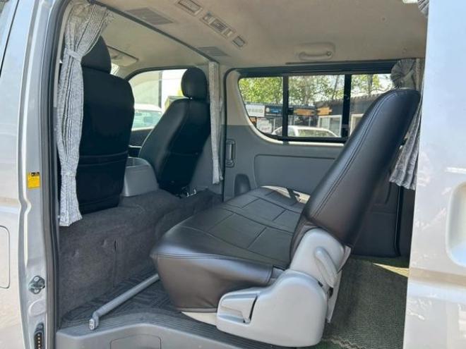 ハイエースバンスーパーＧＬ　４ＷＤ　ナビ　両側スライドドア　電動格納ミラー　ＡＴ　エアコン　パワーウィンドウ　運転席エアバッグ　助手席エアバッグ 4WD 2500(D) 5Dr