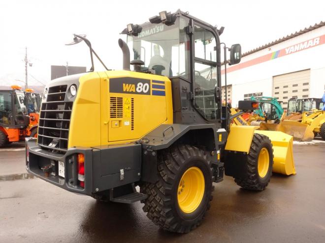 ホイールローダコマツ WA80-8　バケット容量0.9m3