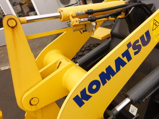 ホイールローダコマツ WA80-8　バケット容量0.9m3