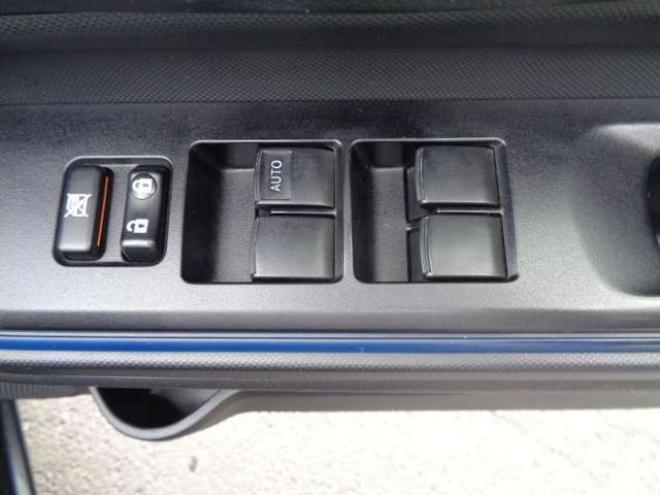 アクア1.5 S　スマートキー　純正ナビ　バックカメラ 2WD 1500