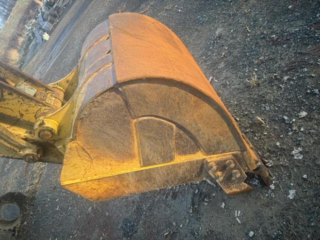 バックホーPC138US-8