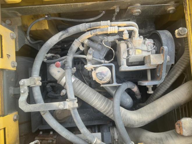 バックホーPC138US-8