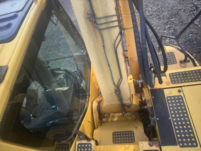 バックホーPC138US-8