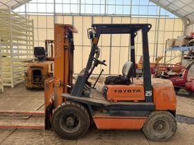 フォークリフト　トヨタ 4FG25 2.5トン ガソリン 