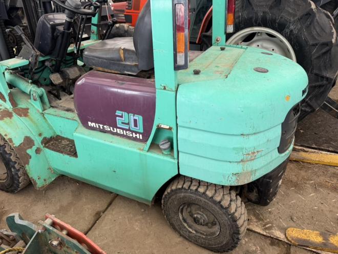 フォークリフト三菱 FG20 2トン 3段フルフリーマスト ダブルタイヤ 