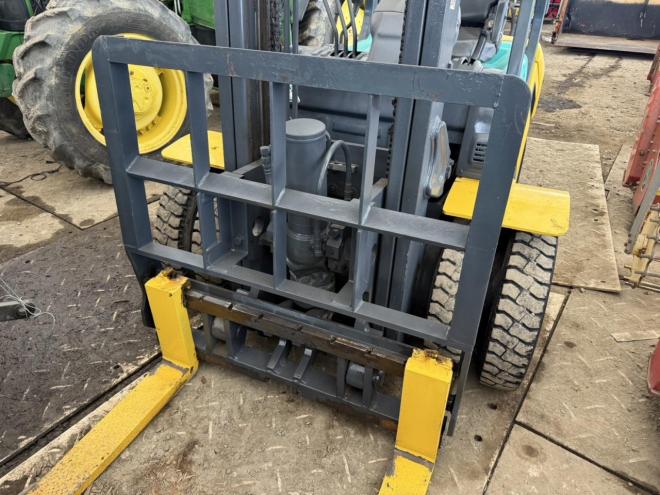 フォークリフトコマツ FD25HW-15 2.5トンディーゼル ヒンジ付き ダブルタイヤ